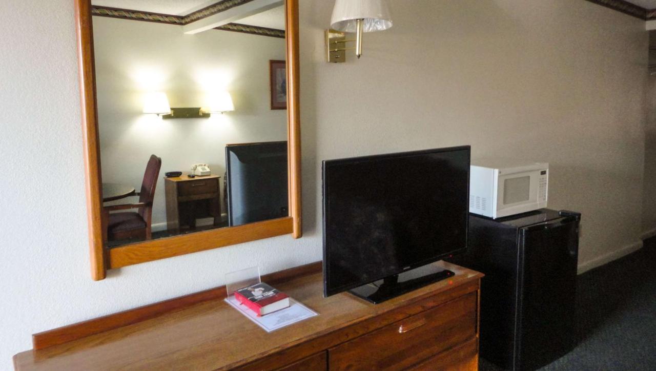 Budget Inn Franklinton Zewnętrze zdjęcie