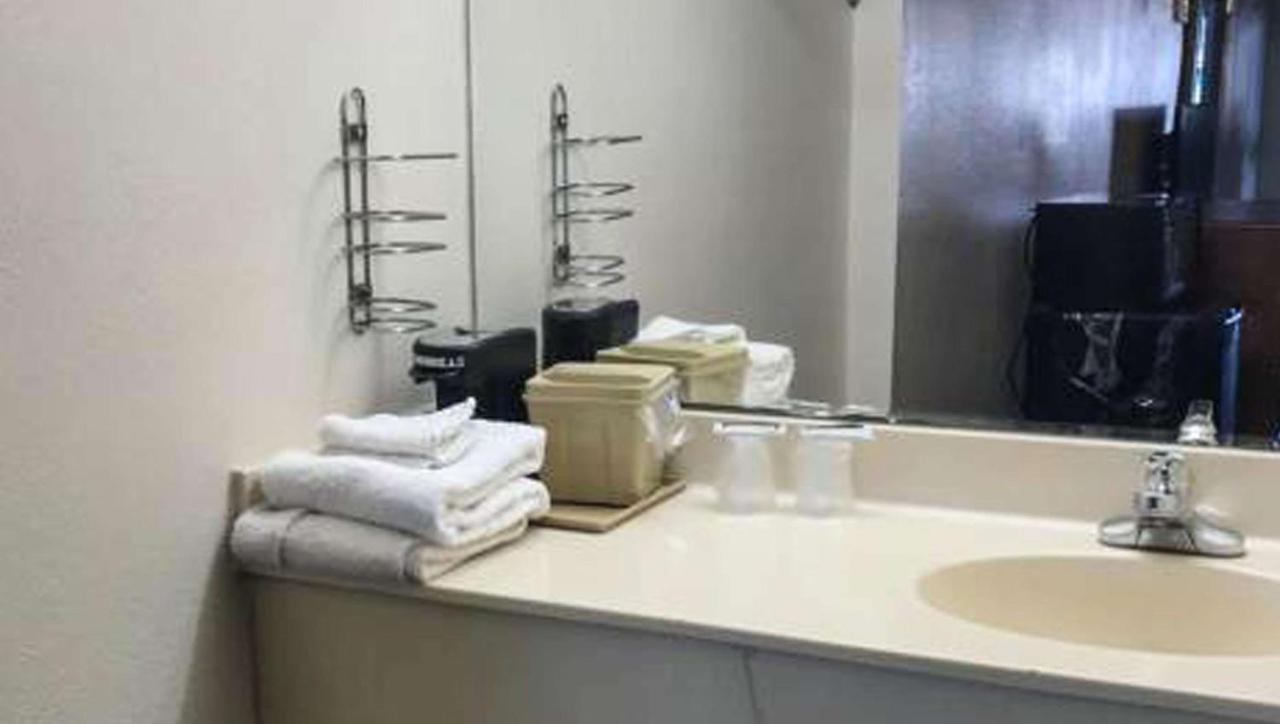 Budget Inn Franklinton Zewnętrze zdjęcie