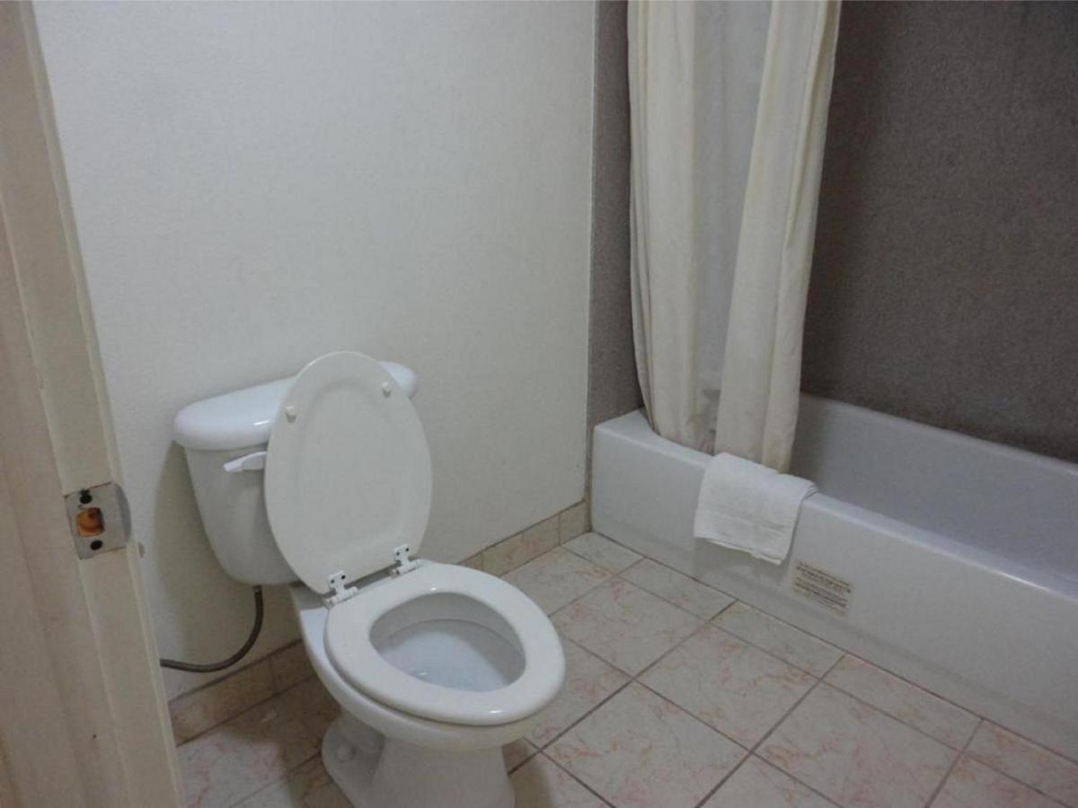 Budget Inn Franklinton Zewnętrze zdjęcie